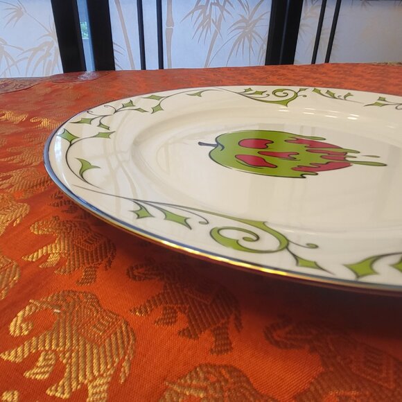 Disney Villains Poison Apple Pearlescent Trimmed Dinner Plates - Set of 2 - NEW - Picture 4 of 5